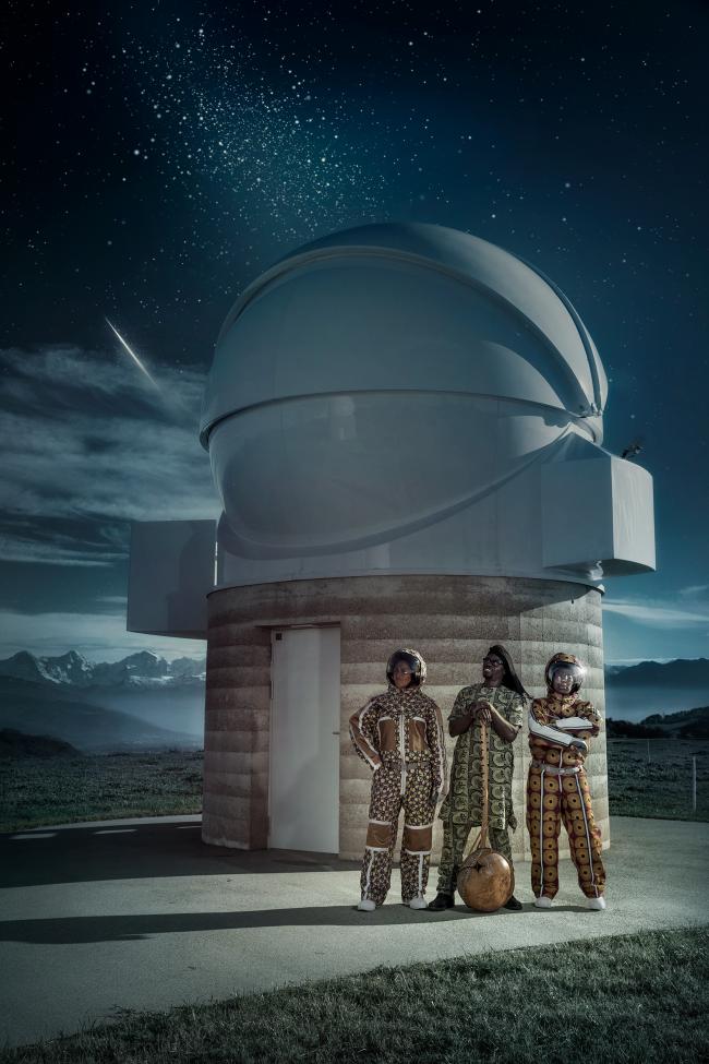 Foto von BLACK SPACE RACE von Ntando Cele und Raphael Urweider