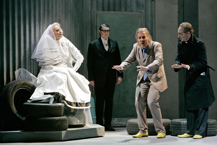 Foto von DER BESUCH DER ALTEN DAME von F. Dürrenmatt, Lilian Naef, 2008